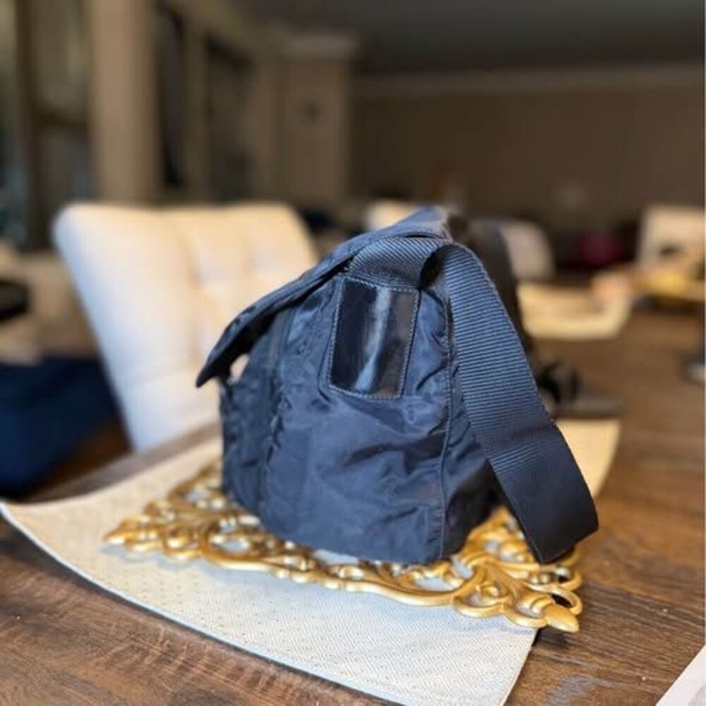 Classic Prada black nylon crossbody Unisex messenger bag 🖤 - Picture 6 of 9